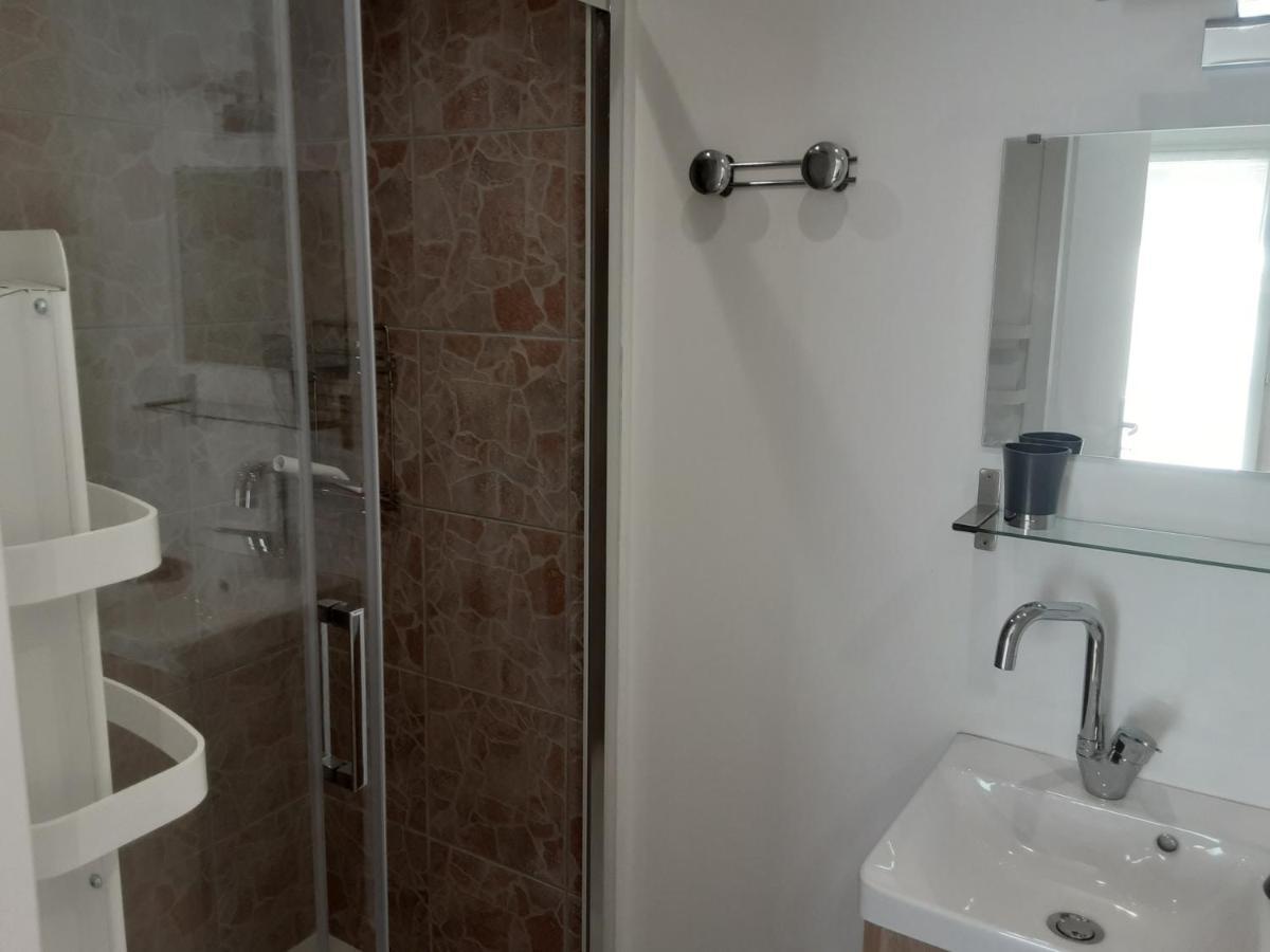 Le Chemin De Bruniele Apartment Aubres Exterior photo